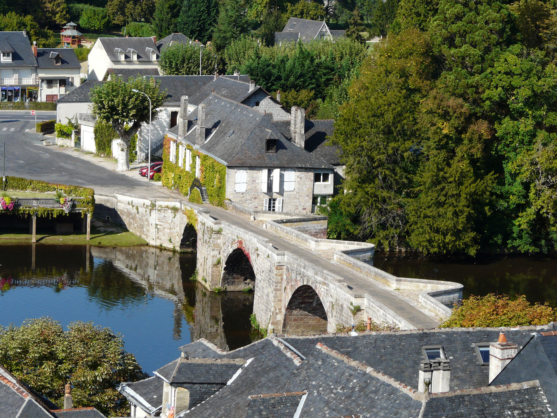 Terrasson-Lavilledieu (Photo license: CC BY-SA 3.0)